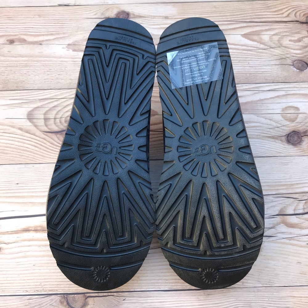 UGG Tasman Street Graffiti Slippers - Picture 15 of 16